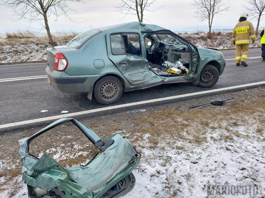 Zderzenie renault i BMW w Wierzbięcicach.