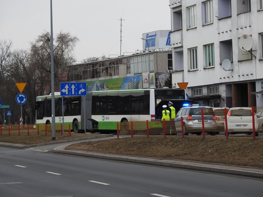 Awaria autobusu na ul. Branickiego. Powstał ogromny korek, aż do Atrium Biała