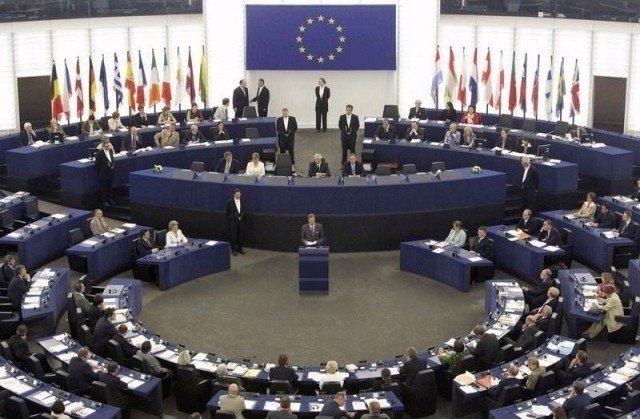Oświadczenia majątkowe europosłów: 300 tys. zł rocznie zarabia  eurodeputowany | Kurier Lubelski