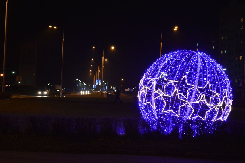 Zobacz wspaniałe świąteczne iluminacje w powiecie ostrowieckim [WASZE ZDJĘCIA]