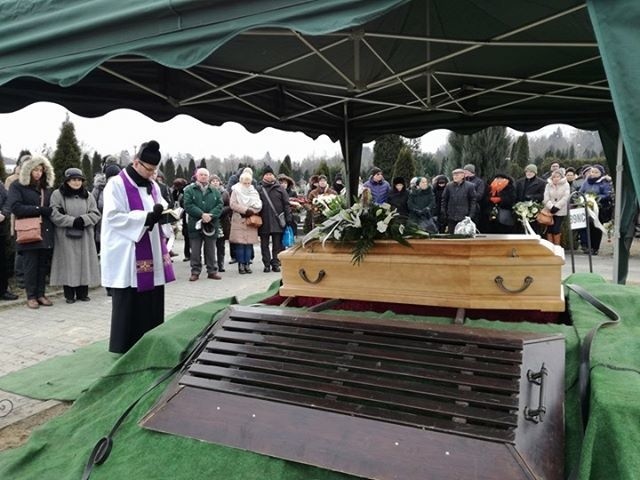 Pogrzeb Jana Goczoła na cmentarzu komunalnym w Opolu Półwsi.