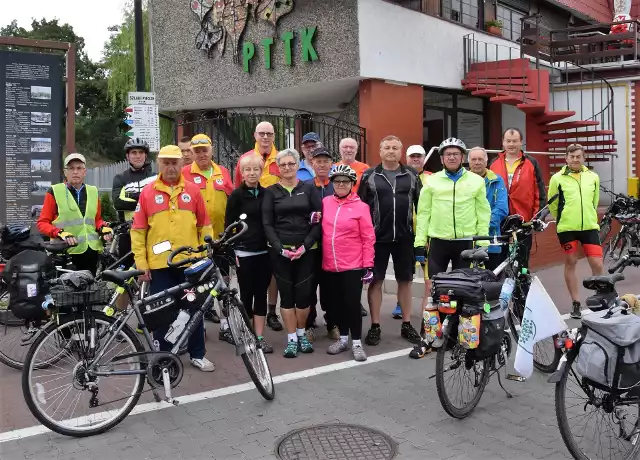 Kilkunastoosobowa grupa turystów z Kruszwicy i Inowrocławia uczestniczy w XIII Ogólnopolskiej Pielgrzymce Rowerowej na Jasną Górą. Cykliści wyruszyli dziś (11 lipca) rano z Kruszwicy. Do Częstochowy dotrą w piątek (13 lipca) po południu, a dzień później wezmą udział w okolicznościowej mszy świętej pod murami jasnogórskiego klasztoru.