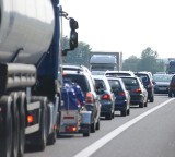 Autostrada A4 w Katowicach zablokowana przez wypadek dwóch samochodów. Korek ma 10 km długości