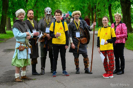 300 wolontariuszy Fundacji Pomóż Im zebrało ponad 38 tys. zł w finale "Pól Nadziei"