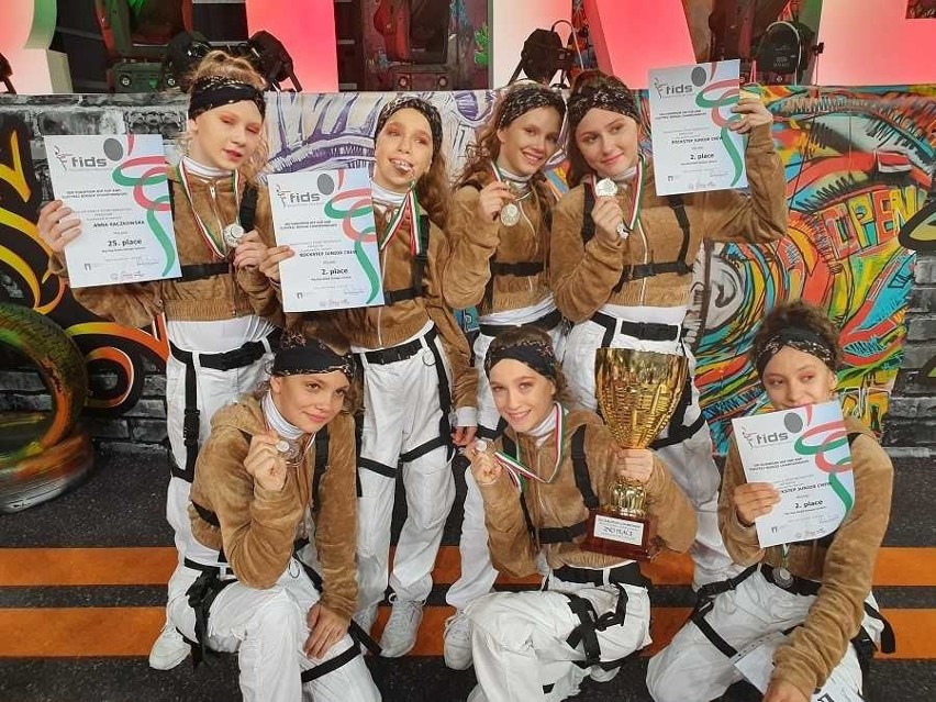 Tancerze  Szkoły Tańca mini Formacji Rockstep Junior Crew...