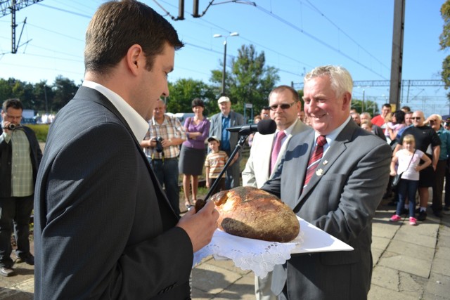 Burmistrz witał gości chlebem i solą. Prezes z Francji nie za bardzo wiedział, co z tym fantem zrobić