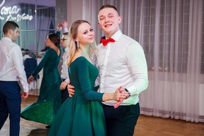 Najpiękniejsze pary na studniówkach 2019 w Małopolsce [ZDJĘCIA]