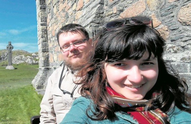 Sylwia i Arek Dec z Białegostoku byli szczęśliwi, gdy dotarli do murów irlandzkiego opactwa w Kells