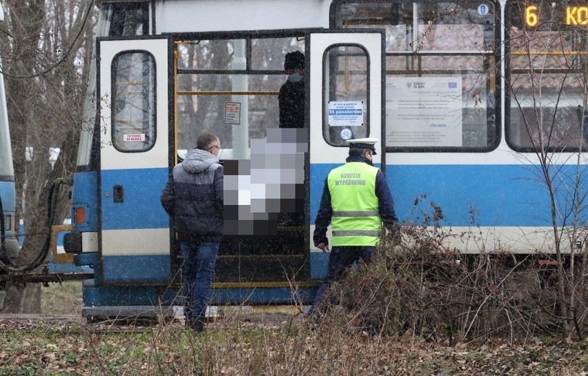 Śmierć w tramwaju we Wrocławiu. Martwego człowieka znalazł motorniczy