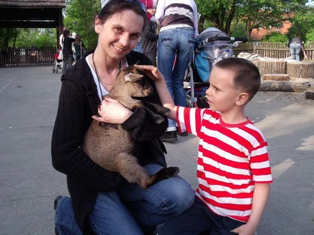 Anna Bartoszewicz z 8-letnim synkiem Dawidem podczas wizyty we wrocławskim zoo.