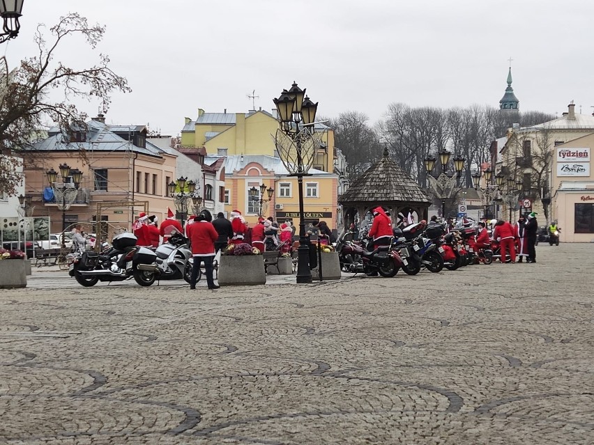 MotoMikołaje po raz kolejny rozproszyli świąteczną aurę w Chełmie. Zobacz zdjęcia