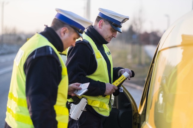 Policjanci otrzymali wytyczne dotyczącego tego, jak zwracać się do kontrolowanych kierowców.