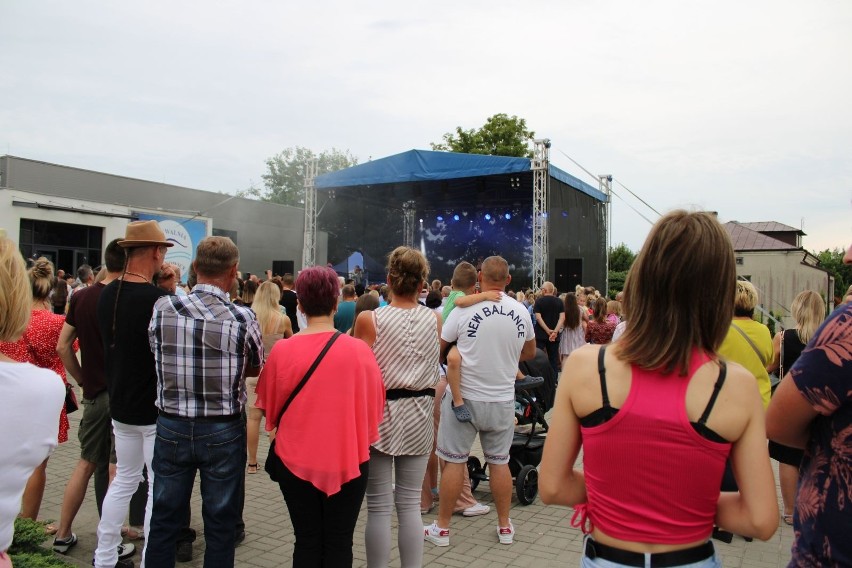 Tłumy na koncercie zespołu Piękni i Młodzi Dawida Narożnego w Baćkowicach. Była super impreza. Zobaczcie zdjęcia