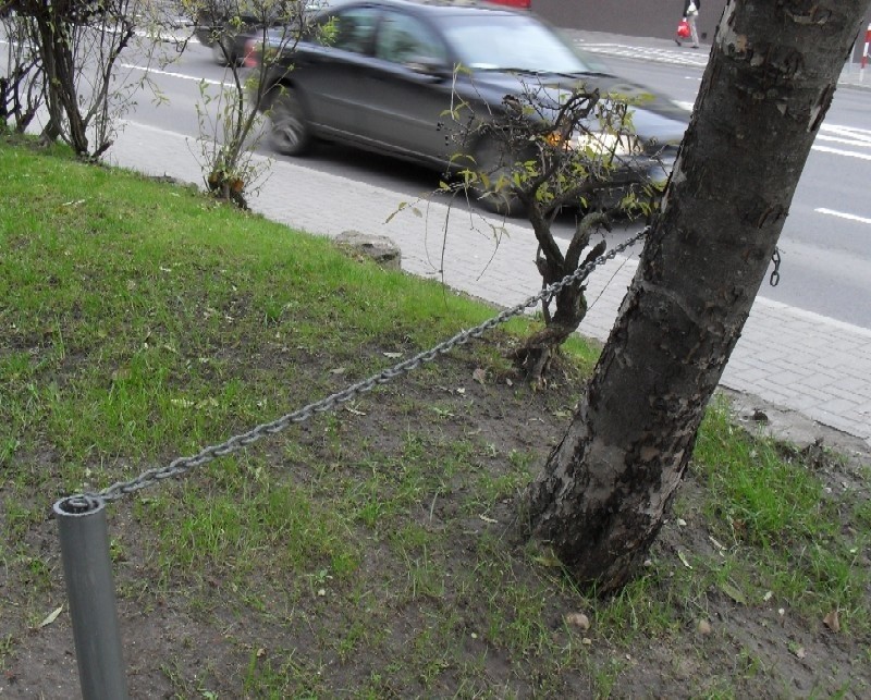 Prowizoryczne ogrodzenie przy ulicy Legionowej w Białymstoku