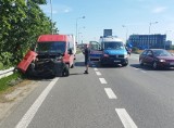 Wypadek autobusu podmiejskiego, busa i auta dostawczego na wylocie z Wrocławia