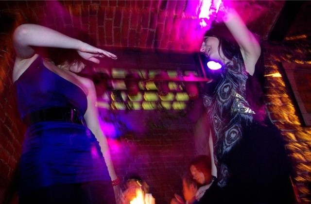 Kluby w Krakowie znów mogą organizować dyskoteki i imprezy taneczne
