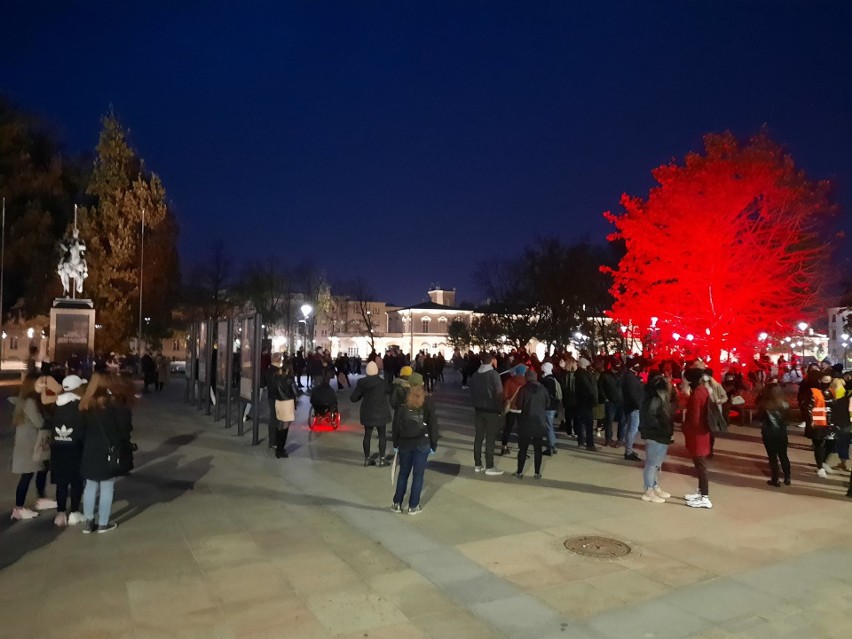 „Rewolucja pod gwiazdami”. Protest kobiet w regionie. Śledź relację na żywo