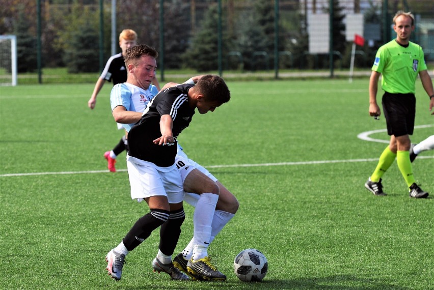 Centralna Liga Juniorów do lat 17. Stal Mielec odniosła pierwszy zwycięstwo. Karpaty Krosno musiały uznać wyższość mielczan [ZDJĘCIA]