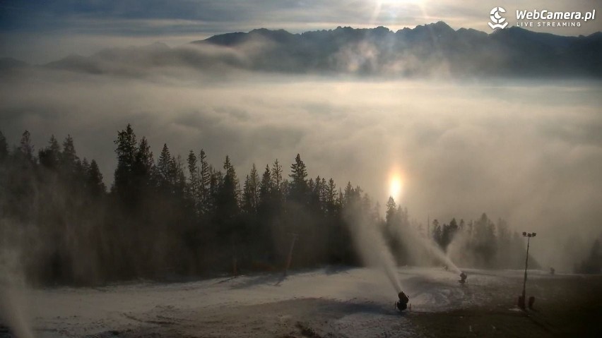 Zakopane pod chmurami, wyżej wychodzi piękne słońce