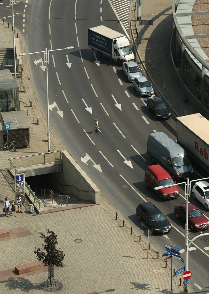 Ci, którzy spieszą się na autobus czy tramwaj zamiast...