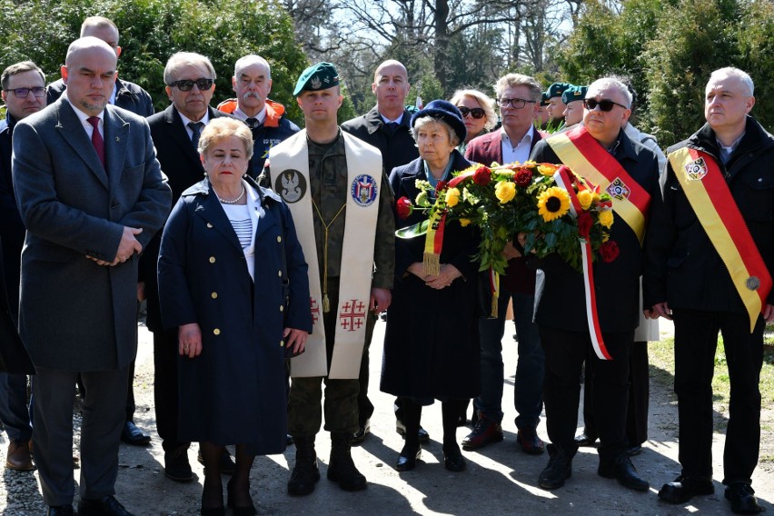 W 10. rocznicę śmierci grób płk. Jerzego Woźniaka został...