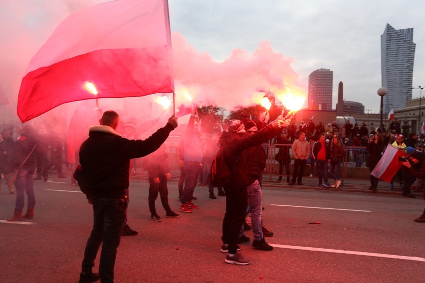 Marsz Niepodległości 2019 ZDJĘCIA Warszawa: Transmisja na żywo. Kontrmanifestacje, trasa marszu, utrudnienia