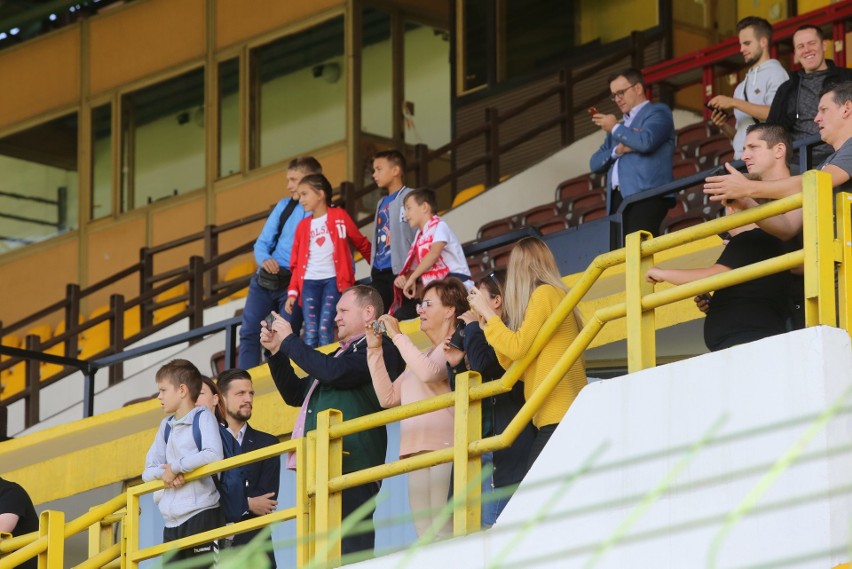 W piątek o godzinie 11 na stadionie GKS-u Katowice rozpoczął...