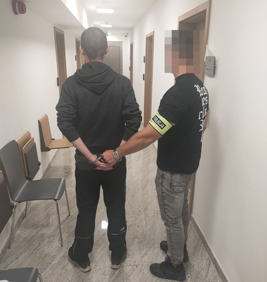 Fałszywy policjant z Lublina usłyszał zarzuty. Wyłudził od seniorki kilkadziesiąt tysięcy złotych