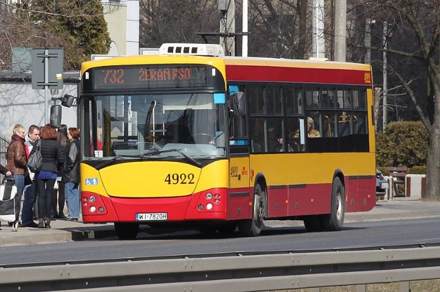 Kupione w Warszawie autobusy to 12-metrowe Jelcze M121 I4