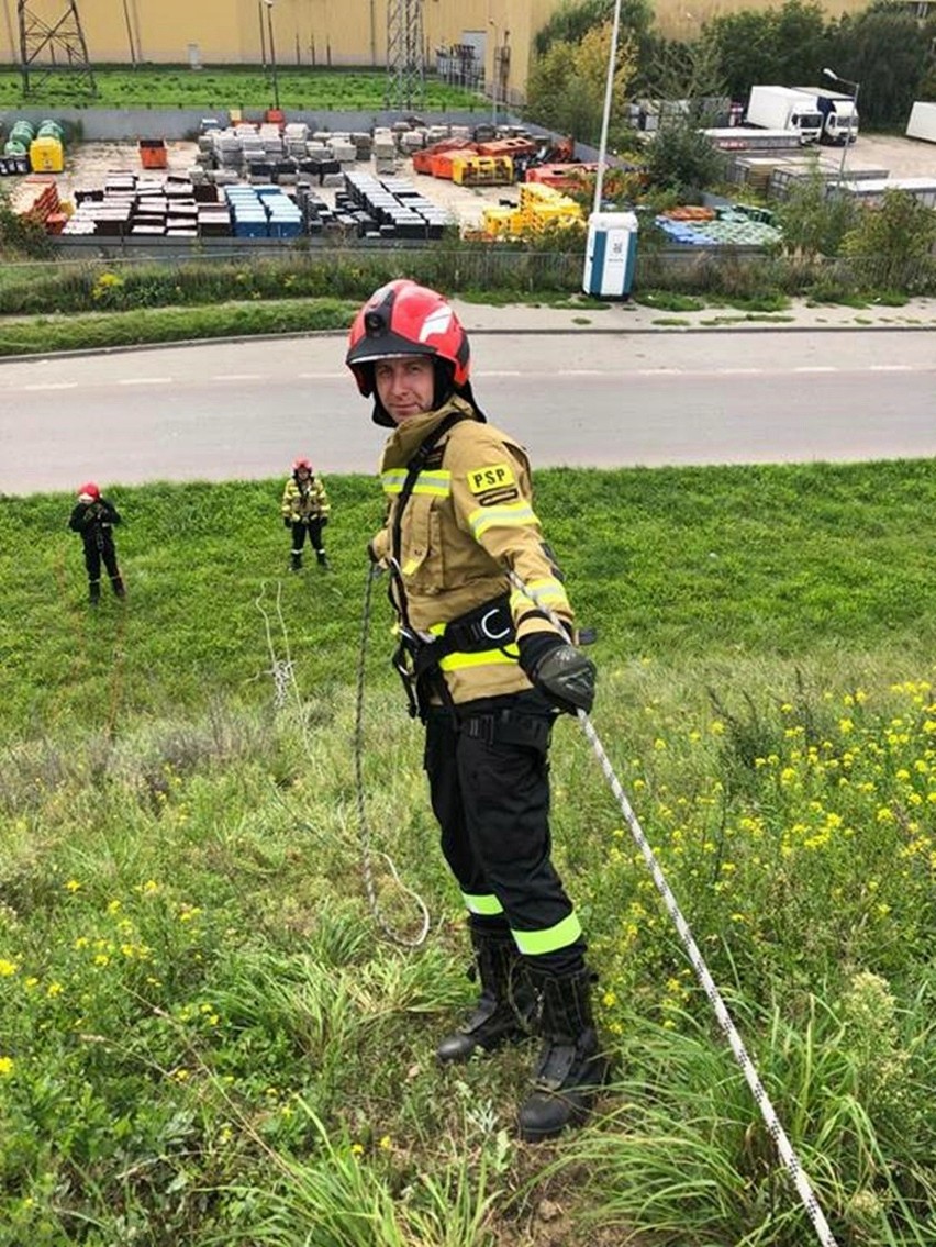 Lubelscy strażacy nie boją się wysokości. Zdobyli nowe umiejętności. Zobacz zdjęcia