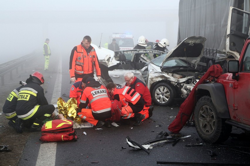 Karambol na autostradzie A1 pod Piotrkowem