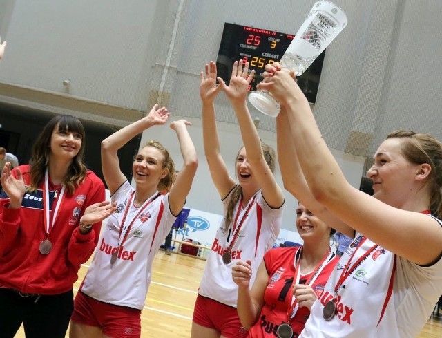 Siatkarki niedawno świętowały brązowy medal w I lidze.