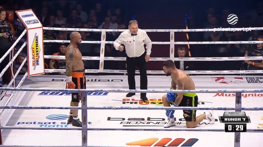 Łukasz Pławecki (z lewej) pokonał Mateusza Lisa w pełni...