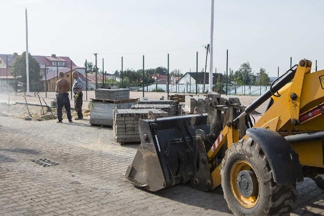 W najbliższych dniach gotowe do użytku będzie nowe boisko wielofunkcyjne przy Gimnazjum numer 2.