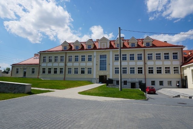 W dzielnicy Ruptawa za 18 milionów złotych powstała jedna z najnowocześniejszych szkół na Śląsku.
