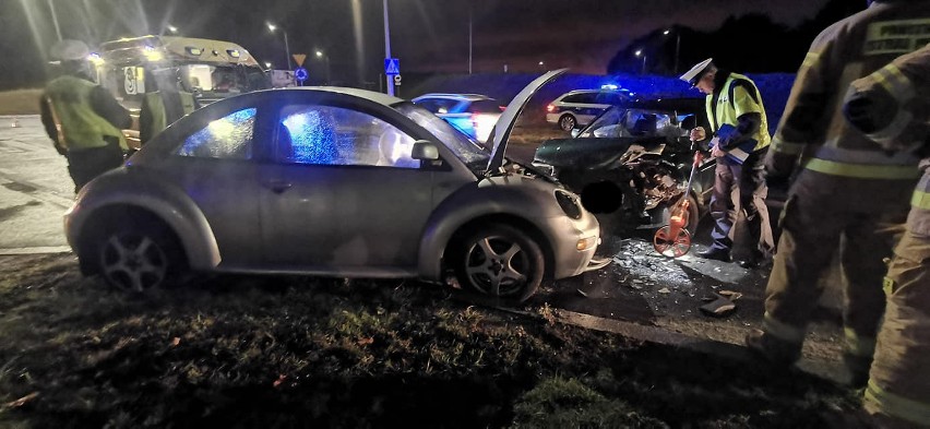 Wypadek na DK 25 w Tryszczynie pod Bydgoszczą. Dwie osoby zabrane do szpitala [zdjęcia]