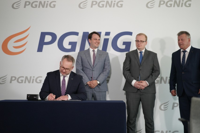 Podpisanie listu intencyjnego  przez przedstawicieli  PGNiG...