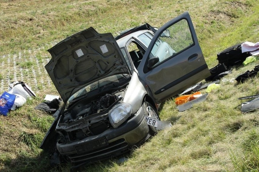 Wypadek na A1 pod Kutnem. Ranne 2 osoby [ZDJĘCIA]