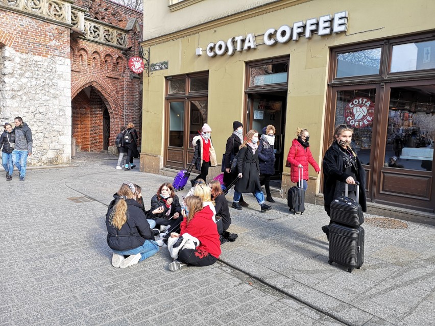 Kraków. Mieszkańcy skorzystali z pogody i wyszli na sobotnie spacery po mieście [ZDJĘCIA] 