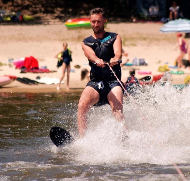 Akademia Sportów Wodnych Twin Waters będzie działać nad zalewem w Radzanowie! Zdjęcia