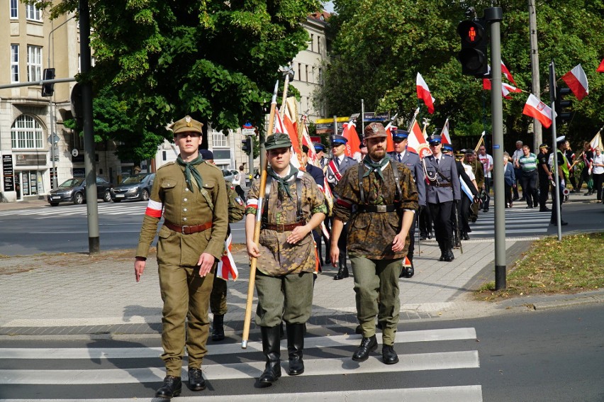 O godzinie „W” czyli punktualnie o 17. rozbrzmiały syreny...