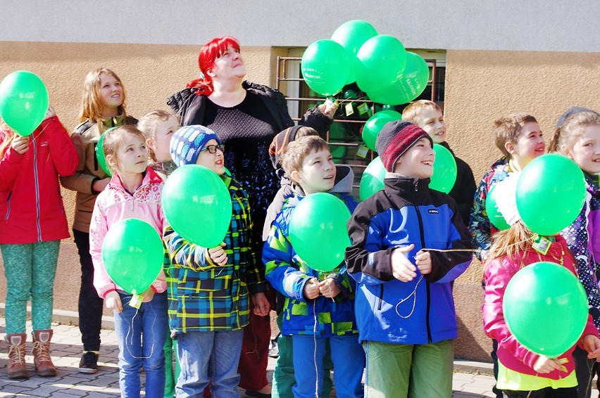 300 zielonych baloników na powitanie wiosny w Strzyżowicach [ZDJĘCIA]