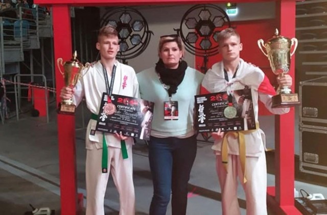 W dniach 19 - 20 listopada w Krakowie odbyły się mistrzostwa świata Kyokushin KWF. Świetnie zaprezentowali się na tej imprezie młodzi inworocławianie reprezentujący barwy Bydgoskiego Klubu Kyokushin Karate