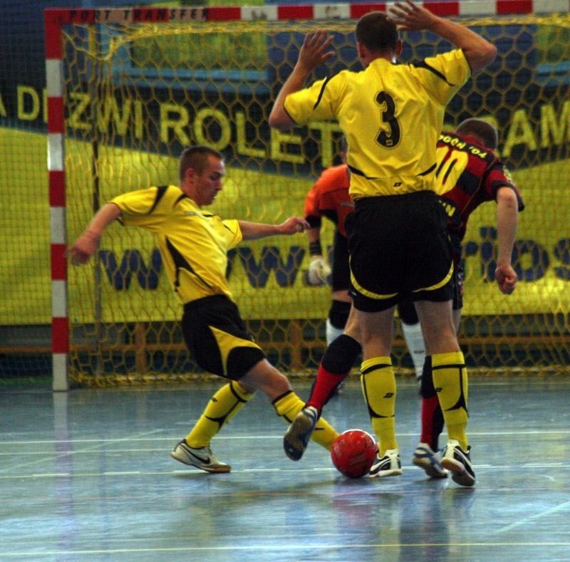 Futsal: Marioss Wawelno-Pogon 04 Szczecin 2-2. Mecz barazowy...