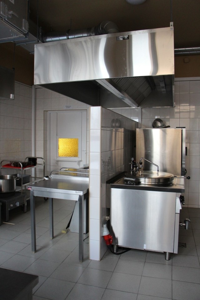 Kuchnia w Publicznej Szkole Podstawowej w Przytyku już po remoncie, tu przygotowuje się kilkaset posiłków dziennie.