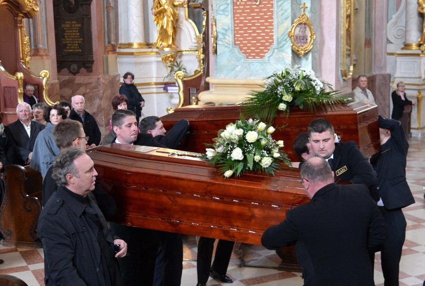 Pogrzeb ofiar zamachu w Tunezji odbył się w archikatedrze lubelskiej (ZDJĘCIA, WIDEO)