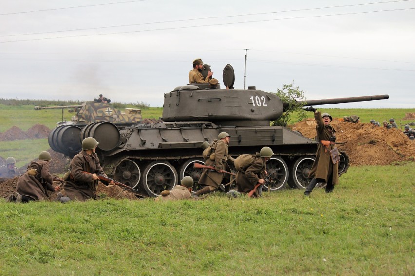 Rekonstrukcja bitwy pod Lenino odbyła się w Duńkowiczkach...