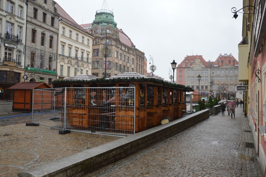 Przygotowania do Jarmarku Bożonarodzeniowego na wrocławskim...