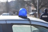 Nagi mężczyzna chodził po centrum Swarzędza. Rozebrał się w autobusie, ubrania schował do torby. Mieszkańcy wezwali policję