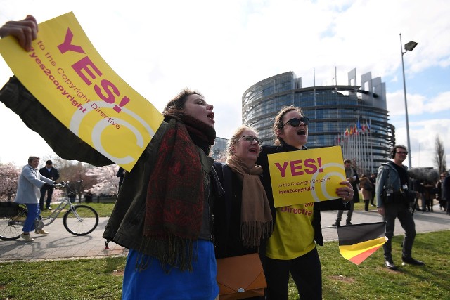 Demonstracja pod siedzibą PE w Strasburgu